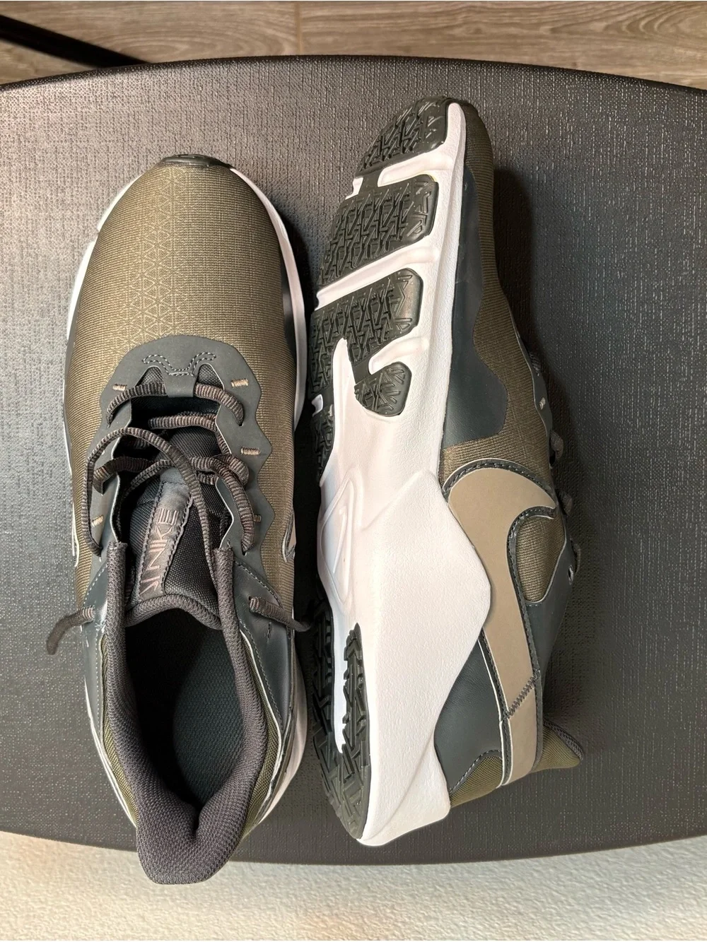 Nike Legend Essential 2 CQ9356 - 330 Cargo Khaki Size 11 Running Shoes